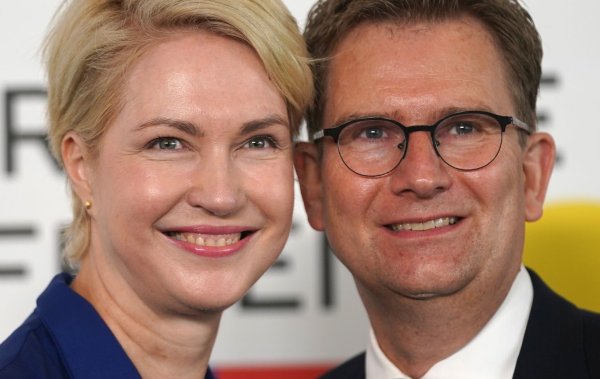 Seit 25 Jahren verheiratet: Schwesig und ihr Ehemann Stefan. (Archivbild) - © Marcus Brandt/dpa