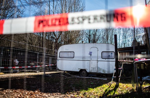 Die Ermittler im Missbrauchskomplex Bergisch Gladbach sind auf eine Querverbindung zum Fall Lügde gestoßen. - © Guido Kirchner/dpa