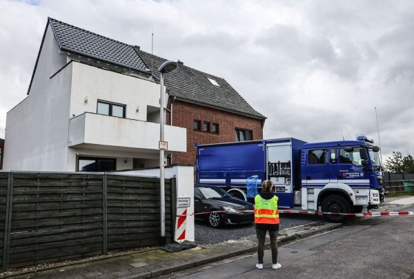 Die Fahnder stellten rund 60 Kilo Drogen sicher. - © Oliver Berg/dpa