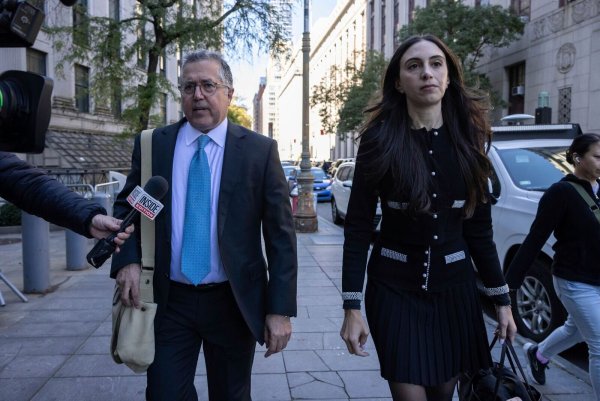 Sean Combs\\\' Anwälte: Marc Agnifilo (links) und Teny Geragos (rechts). - © Yuki Iwamura/AP/dpa
