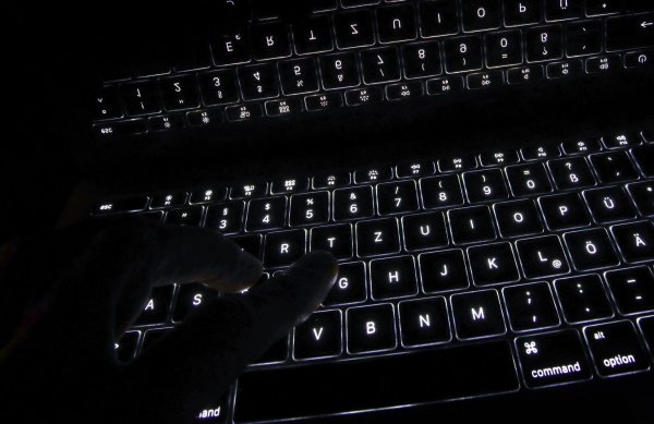 Finanzanlagen auf gefälschten Online-Plattformen - © Foto: Karl-Josef Hildenbrand/dpa