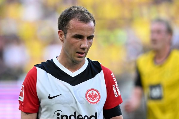 Der Einsatz von Eintracht Frankfurts Mario Götze gegen Borussia Mönchengladbach ist unsicher. - © Bernd Thissen/dpa
