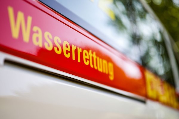 In deutschen Gewässern sind im laufenden Jahr 353 Menschen ertrunken - und damit deutlich mehr als im Vorjahr. (Symbolbild) - © Christoph Reichwein/dpa
