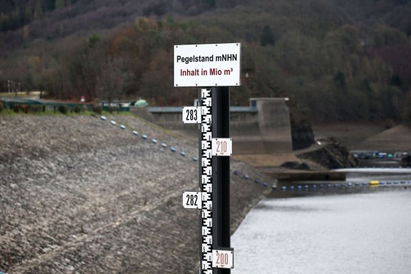Die Talsperren im Land sind im Moment längst nicht so gut mit Wasser gefüllt wie im Frühling üblich. (Archivbild) - © Oliver Berg/dpa