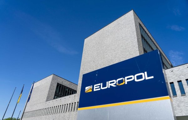 Europol ist die EU-Polizeibehörde mit Sitz in Den Haag. - © Jerry Lampen/anp/dpa