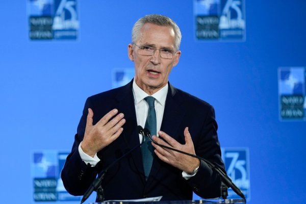 Nato-Generalsekretär Stoltenberg betont die Stärke des Militärbündnisses (Archivbild). - © Matt Rourke/AP