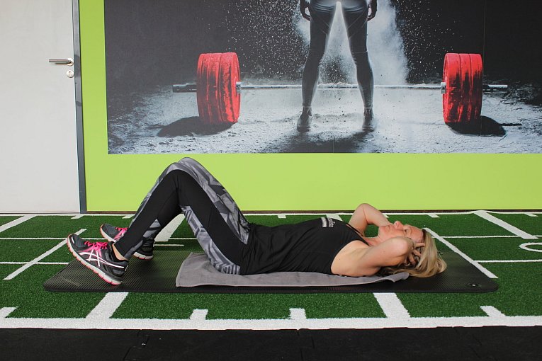 1. Ausgangsposition für Crunches