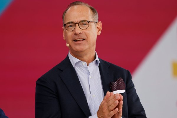Allianz-Chef Oliver Bäte sieht den Krankenstand in Deutschland als Problem. (Archivbild) - © Thomas Banneyer/dpa