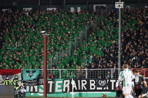 Bekommen ein moderneres Stadion: die Fans von Preußen Münster. - © Friso Gentsch/dpa