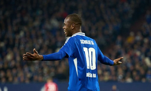 Pape Meïssa Ba bleibt zunächst auf Schalke. - © Bernd Thissen/dpa