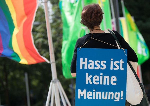 «Es findet hier in Deutschland keine Zensur statt», betonte der stellvertretende Regierungssprecher Steffen Meyer in Berlin. (Symbolbild) - © Frank Rumpenhorst/dpa