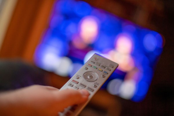 Viele Neukunden können Streamingdienste vor allem noch im älteren Publikum erwarten. - © Lino Mirgeler/dpa