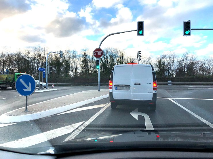 Die Ampelanlage auf der Ostwestfalenstraße.