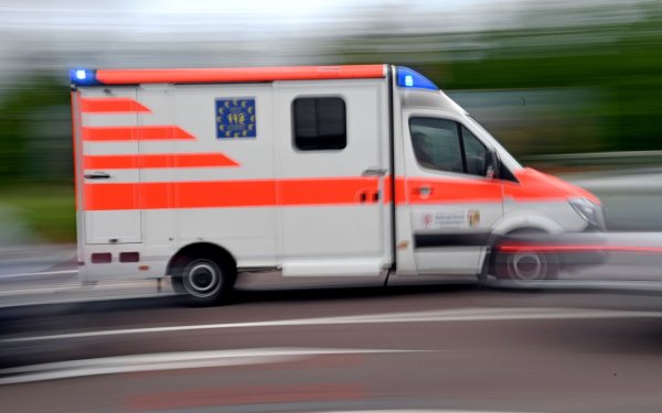 Bei einem schweren Verkehrsunfall auf der Autobahn 4 sind zwei Männer schwer verletzt worden. - © Hendrik Schmidt/dpa-Zentralbild/dpa