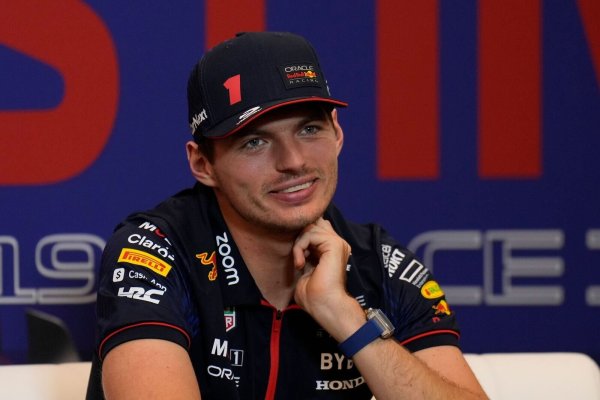 Kann keine Unruhe in seinem Team ausmachen: Max Verstappen. - © Nick Didlick/AP/dpa