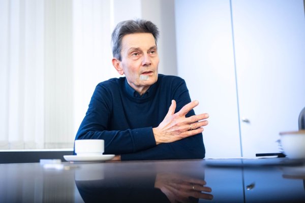 SPD-Fraktionschef Rolf Mützenich appelliert an die übrigen Fraktionen im Bundestag. - © Sina Schuldt/dpa
