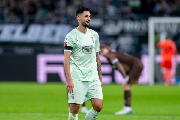 Gladbachs Tim Kleindienst ist im Topspiel gegen Bayer Leverkusen zurück im Kader. - © David Inderlied/dpa