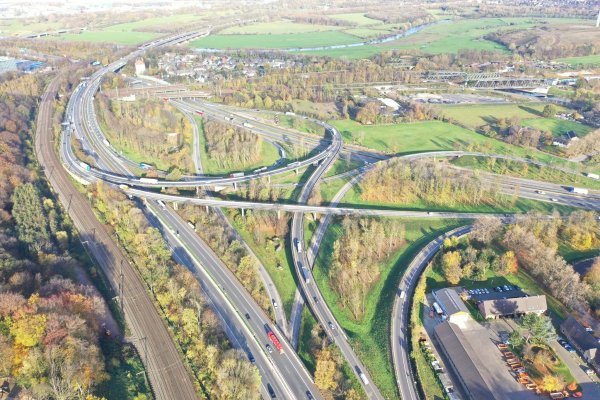 Am Autobahnkreuz Duisburg-Kaiserberg steht erneut eine Sperrung an - auf der A40. (Archivbild) - © ---/Autobahn GmbH Rheinland/dpa