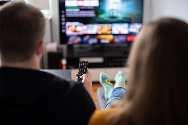 Streaming ist der große Freizeit-Trend unserer Zeit. - © Daniel Reinhardt/dpa