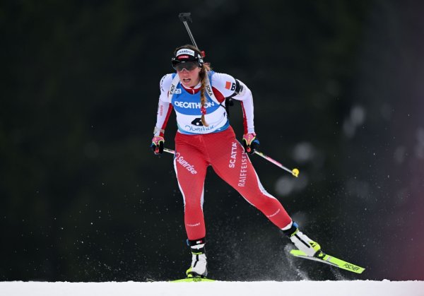 Die Schweizer Biathletin Lena Häcki-Groß litt unter Essstörungen. - © Hendrik Schmidt/dpa