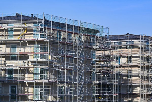 Der Rohbau von Wohnhäusern im Zentrum der Stadt Potsdam. - © Patrick Pleul/dpa