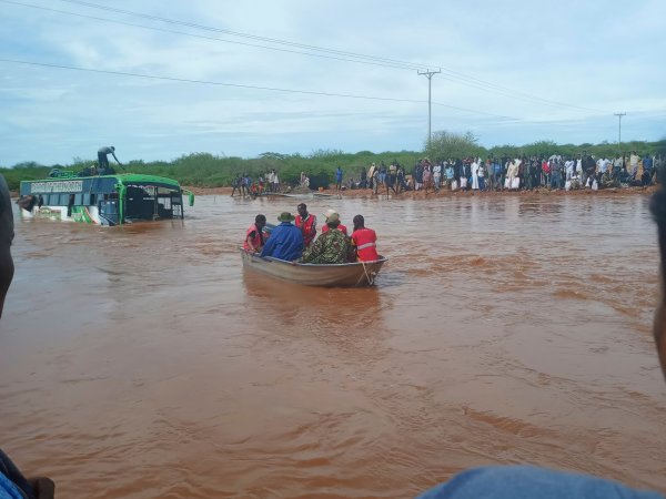 Die Regenzeit in Kenia wird in diesem Jahr durch das Wetterphänomen El Niño verstärkt. Die Folge sind Überschwemmungen (Archivbild). - © Uncredited/AP/dpa