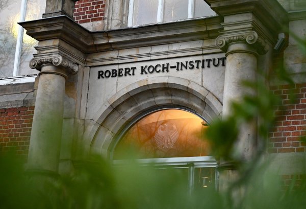 Das Robert Koch-Institut hat neue Zahlen zu Todesfällen durch antibiotikaresistente Erreger veröffentlicht. (Archivbild) - © Philipp Znidar/dpa