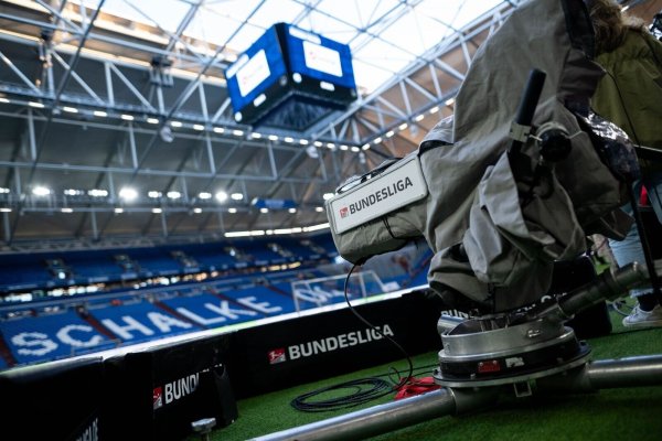 Kees van Wonderen soll angeblich neuer Schalke-Trainer werden. - © Fabian Strauch/dpa