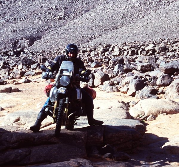 Abenteurer: Auf seinem geländetauglichen Motorrad bereiste Gerüstbauer Rainer Bracht fast sämtliche Länder Afrikas. - © Privat