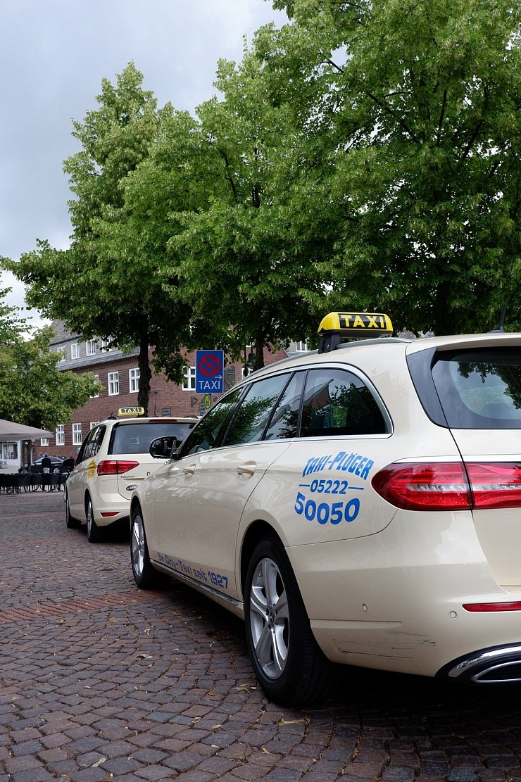Am Salzhof warten jetzt nur noch maximal vier
Taxis auf ihren nächsten Einsatz. - © Lorraine Brinkmann