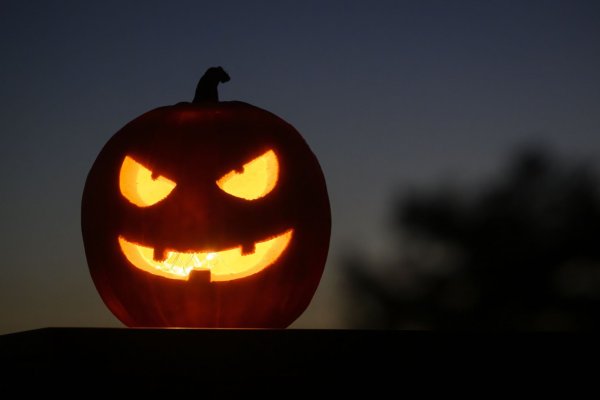 Halloween findet traditionell am 31. Oktober statt. (Archivbild) - © Laurent Gillieron/KEYSTONE/dpa