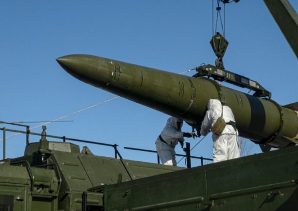 Das russische Militär setzt immer wieder ballistische Raketen des Typs Iskander gegen Ziele in der Ukraine ein. (Archivbild) - © -/Russian Defense Ministry Press Service/AP/dpa