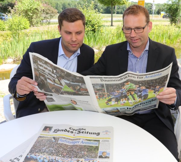 Letzte Presse-Informationen vor dem großen Spiel: Patrick
Abend (links) und Uwe Schwarzer - © Oliver König