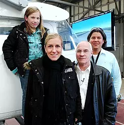 Gegen die Angst: Alexia Jürgens und Juliane Gellrich (v.l.) suchen bei Werner Höing und Marcus Schäfer Hilfe. Foto: Held
