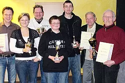 Dirk Brinkmann zeichnete Nadine Meier, Olaf Brinkmann, Daniel Schmitz, Rene Dignal, Erich Giebe und Heino Hausmann (von links) aus. - © Foto: privat