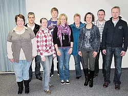 Ute B&auml;ckeralf, Gerd Unruhe, Freya Br&auml;kling, Marcel Jasperneite, Katharina Weber, Monika Rohde, Nicole Unruhe, Martin Jasperneite und J&uuml;rgen Wiechers (von links) bilden den Vorstand. - &copy; Foto: privat