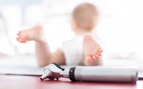 Der Säugling erlitt schwere Verletzungen. (Symbolbild) - © Friso Gentsch/dpa