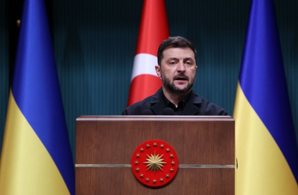 Ein angeblich neuer russisch-amerikanischer Friedensplan setzt die Ukraine unter Druck. - © Yavuz Ozden/DIA Photo/AP/dpa