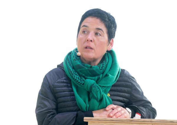 Im 40. Jahr seines Erscheinens in Deutschland hat der Restaurantführer «Gault&Millau» erstmals eine «Köchin des Jahres» prämiert: Die Auszeichnung ging am Montag in München an Douce Steiner vom «Hirschen» in Sulzburg im Markgräflerland südlich von Freiburg. - © Bernd Weißbrod/dpa