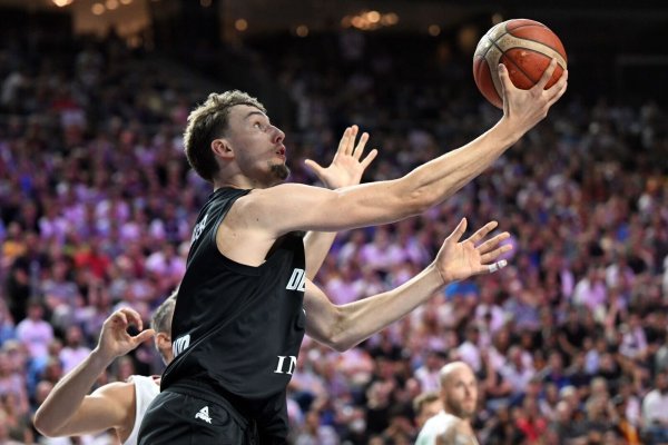 - © Federico Gambarini/dpa