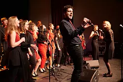 Der Chor Pop-Up von der HfM wirkt mit. - &copy; Thorsten Krienke