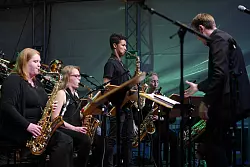 Die Big Band tritt auf. - &copy; Thorsten Krienke