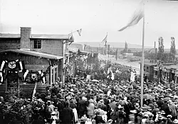 Einweihung des Bahnhofs Blomberg im Sommer 1897 in Anwesenheit des lippischen F&uuml;rstenhauses Sammlung Soppa - &copy; Sammlung Konrad Soppa