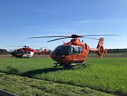 Zwei Rettungshubschrauber landeten in Uchte, lediglich einer kam zum Einsatz - &copy; Katharina Dr&ouml;ge/Feuerwehr SG Uchte