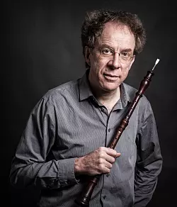 Charismatischer Oboen-Star aus Rom: Alfredo Bernardini wird das Ensemble Boulevard Baroque leiten und auch als Solo-Oboist zu h&ouml;ren sein. - &copy; www.focus-fotodesign.it arnold ritter