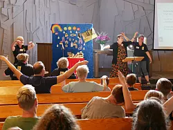 Beim Zentralen Lippischen Kindergottesdienst hat es viel Gesang und Bewegung gegeben. - &copy; Birgit Brokmeier