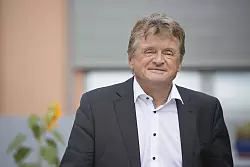 Dr.med. Dr. rer. nat. Dipl. psych. Ulrich Preuss, Chefarzt der Klinik für Kinder- und Jugendpsychiatrie Psychotherapie und Psychosomatik am Klinikum Lippe - © Kay Michalak/fotoetage