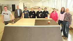 Das Team bei und hinter dem Workcamp f&uuml;r die Elemente eines Skaterparks auf dem alten Sportplatz in Greste: Matthias Pavan (v. l.), Frank Windel, Osvaldo Ratzlaff, Robin Nickel, Marc Wilms, Susanne Linnenbecker, Katrin Paas, Andrea Rodekamp und Hans Linnenbecker. - &copy; Birgit Guhlke