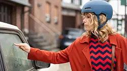 Anke Engelke (Foto) und Bastian Pastewka spielen in „Perfekt verpasst“ erstmals gemeinsam die Hauptrollen in einer Serie. Start ist am 15. August auf „Amazon Prime Video“. - © Ben Knabe