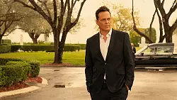 Die erste Staffel von „Carl Hiaasens Bad Monkey“ mit Schauspieler Vince Vaughn gibt’s ab dem 14. August auf „AppleTV+“. - © AppleTV+